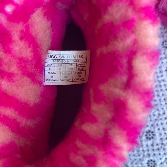 UGG Mini Fluff Quilted Cuff Zebra Rock Rose Suede Sheepskin Boots Size 4 women - Picture 9 of 10